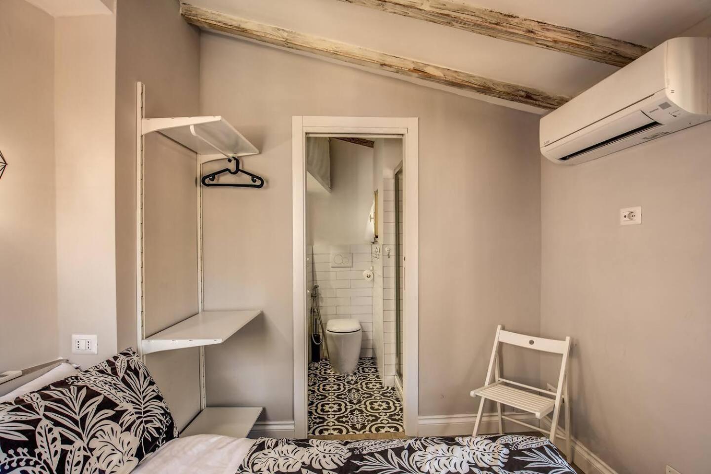 Apartament Attic With Terrace By Trevi Fountain Rzym Zewnętrze zdjęcie