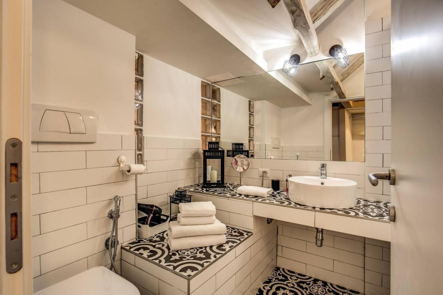 Apartament Attic With Terrace By Trevi Fountain Rzym Zewnętrze zdjęcie