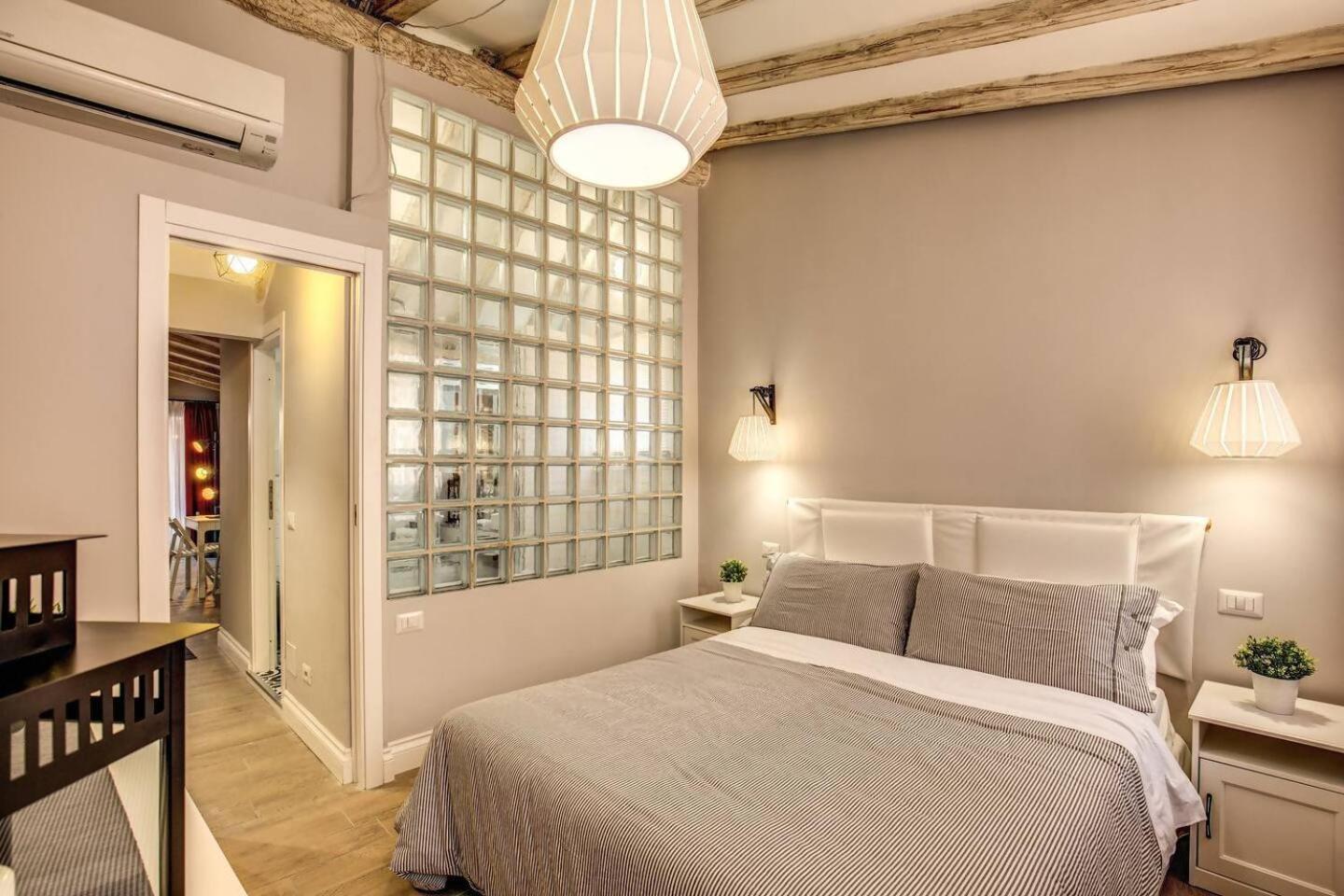 Apartament Attic With Terrace By Trevi Fountain Rzym Zewnętrze zdjęcie